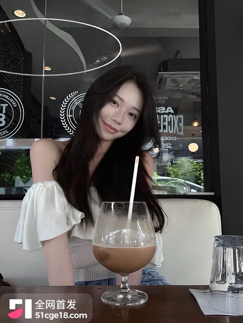 高颜值美女 刘欣儿 性爱自拍 3 高颜值美女 刘欣儿 性爱自拍 3