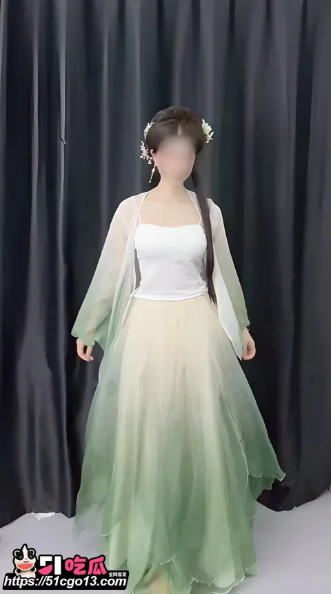 性感辣妹 小乔 裸舞合集 1 性感辣妹 小乔 裸舞合集 1
